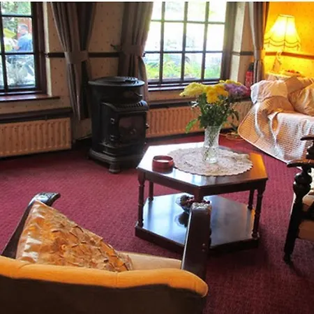 Pond House Hotel