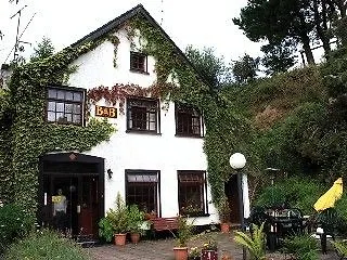 Pond House 5*